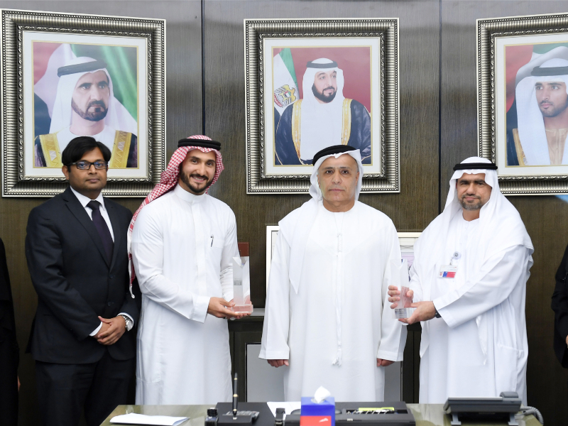 عنصر من مكتبة صور الهيئة عن فوز الهيئة بجائزتين شرق أوسطيتين في مجال البنية التحتية للمعلومات والسعة التخزينية